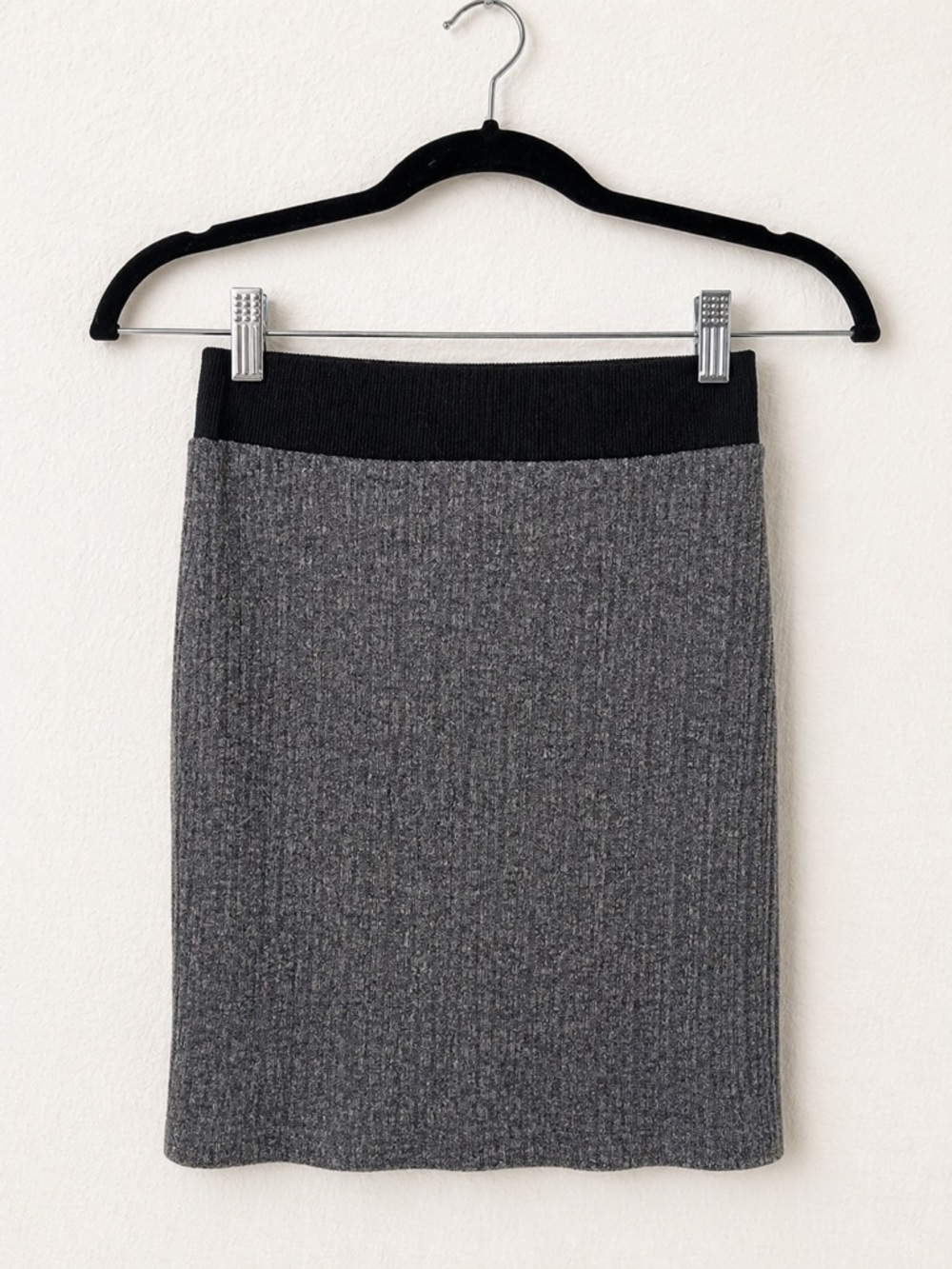 SHEIN Charcoal Gray Ribbed Pencil Skirt with Black Waistband